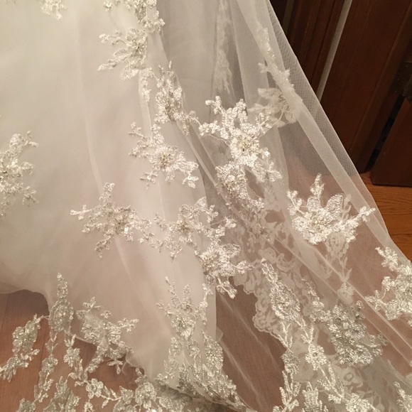 Maggie Sottero Tamara model petite. - Picture 5 of 8